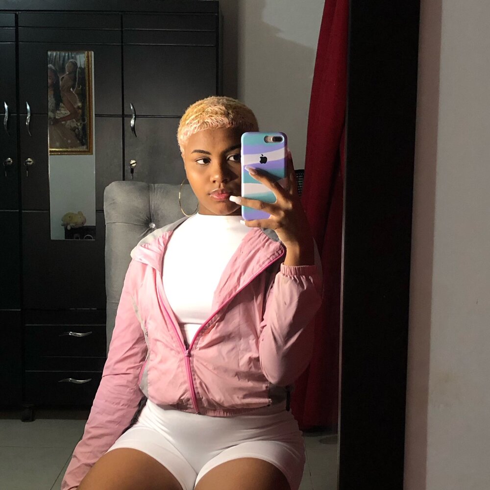 karoline_0