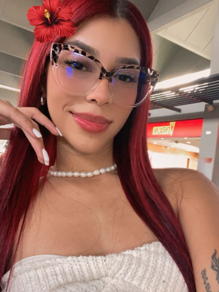 AlissaHass' Offline Chat Room