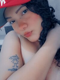 morena_230's Offline Chat Room