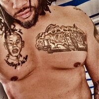 Meechielongdick_um's Offline Chat Room