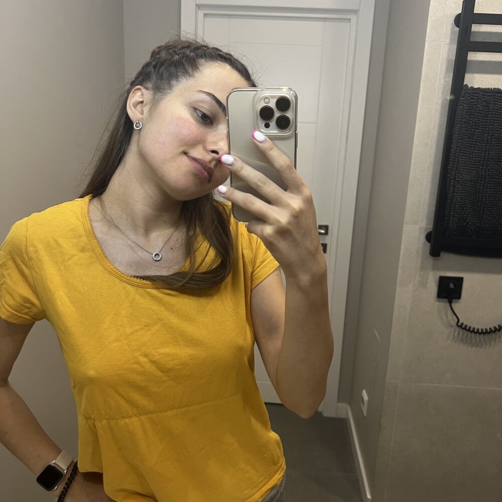 LadyinBed99's Offline XXX Chat