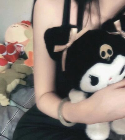 yiyi01 on StripChat