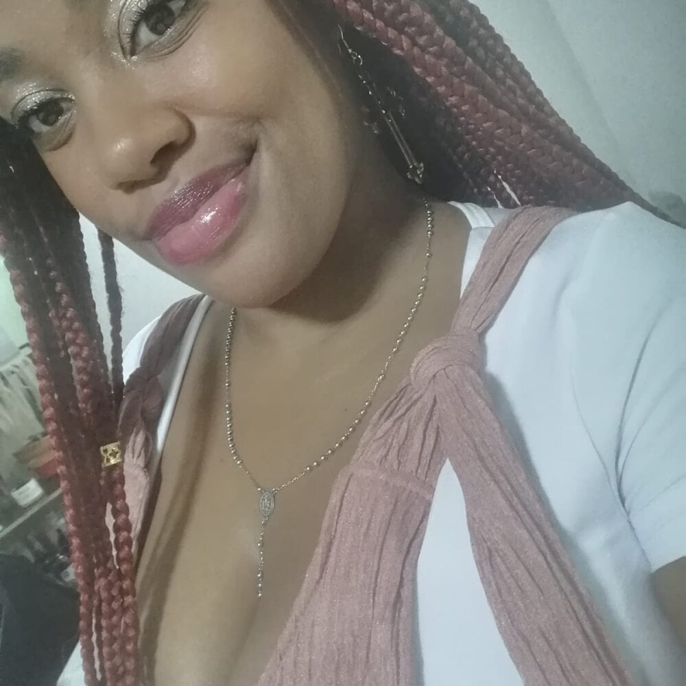 aantoniaa_brown27 webcam livesex profile in land-of-desire cams