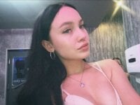 Mia_Moorree's Offline Chat Room