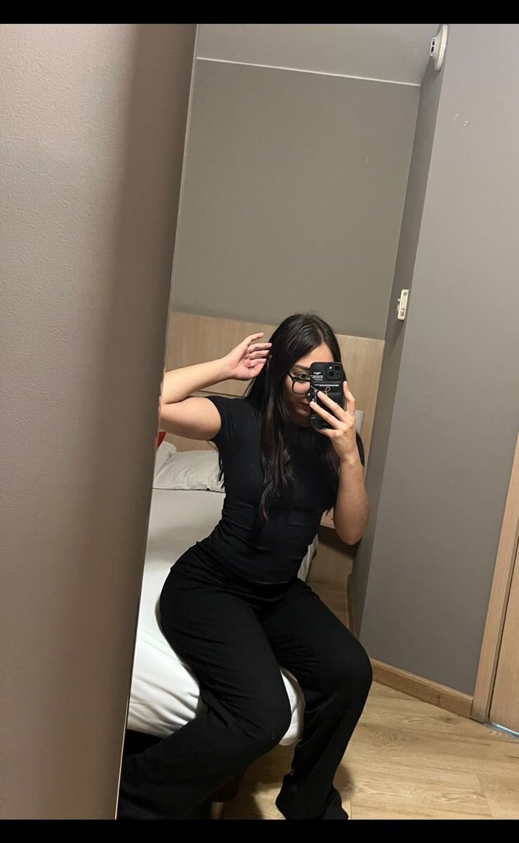 pornos.live aida-love livesex profile in bisexual cams