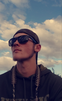youngandsexy1124's Offline Chat Room