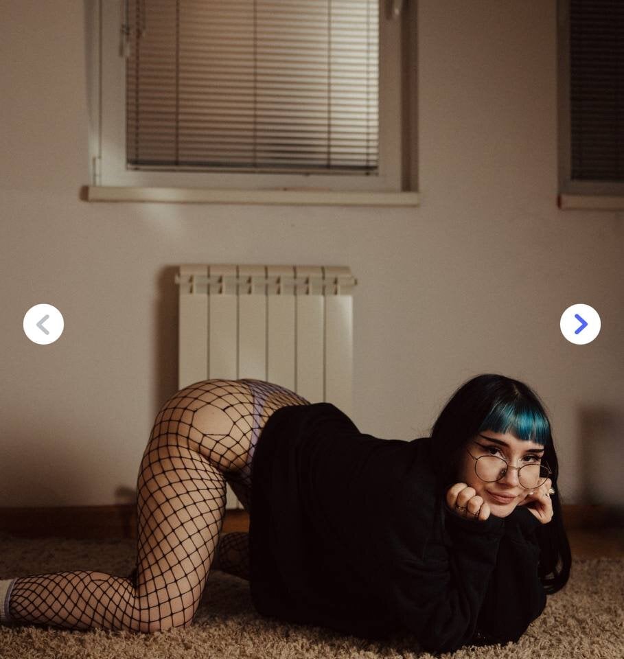 sleekcams.com kiraquiin livesex profile in bisexual cams