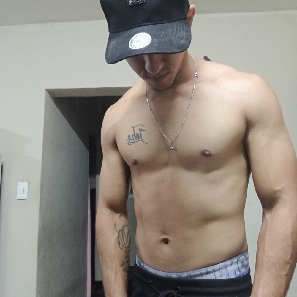 Live sex webcam photo for cosmo_stains #289494083