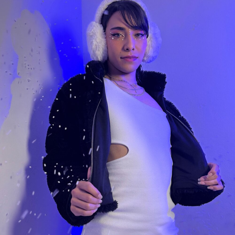 TiffValentinee_'s Offline XXX Chat