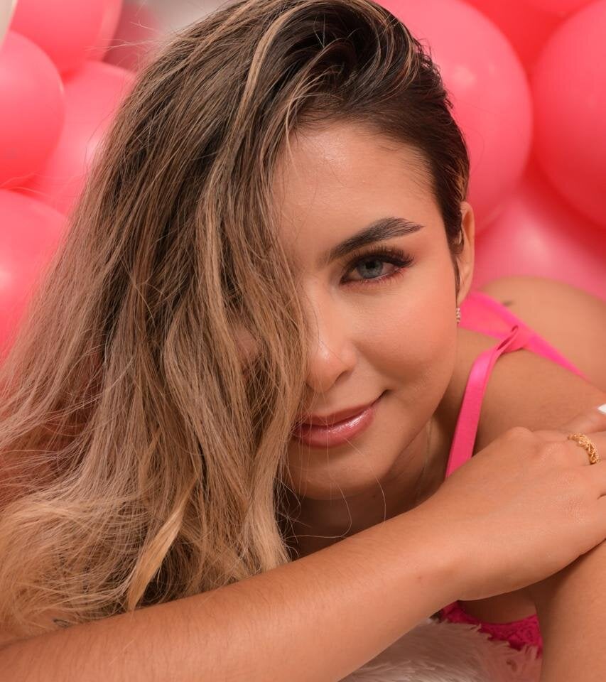 bella1207's Live XXX Chat