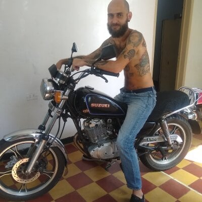 Tatted21xxx Male Brunette Nude Webcam