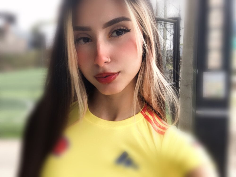 _LittleCherry profile