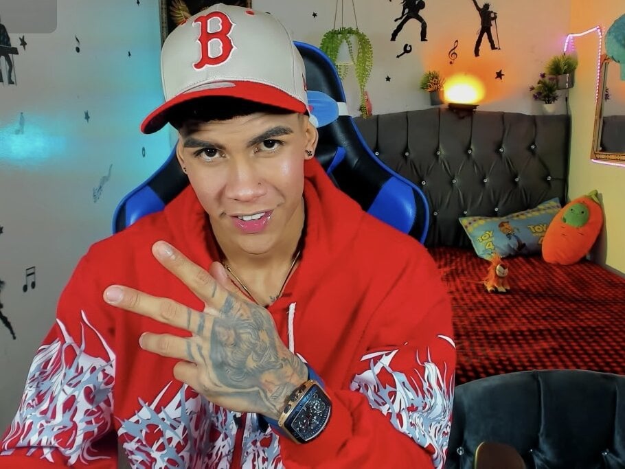 Damian_latinxxx's Offline XXX Chat