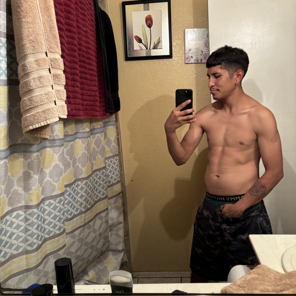 2sexy_latinos69 profile