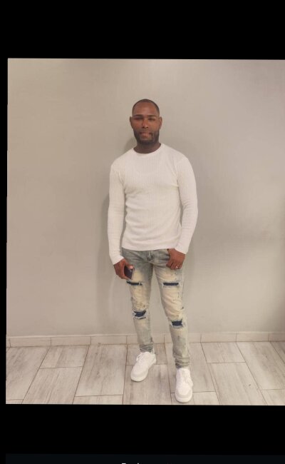 andresj22hot Live Cam on StripChat and RICams