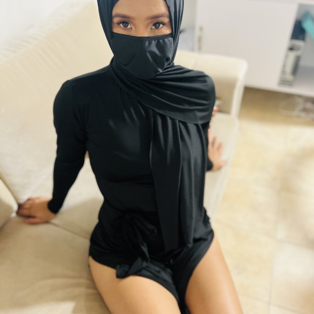 Helue_ 🐜 free sex webcam