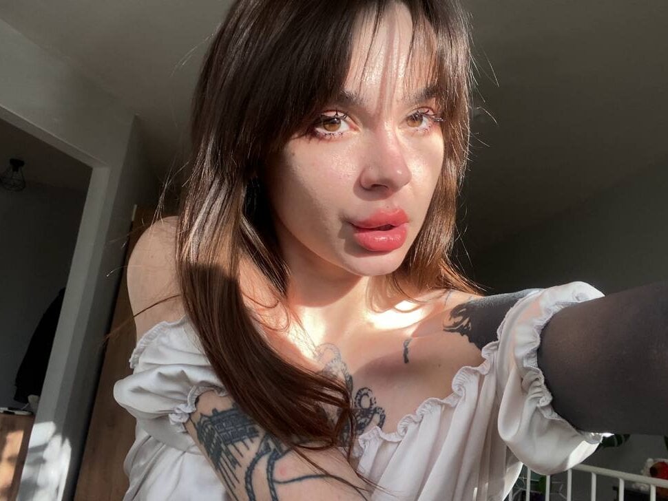 iluvcams.com xx_lily livesex profile in granny cams