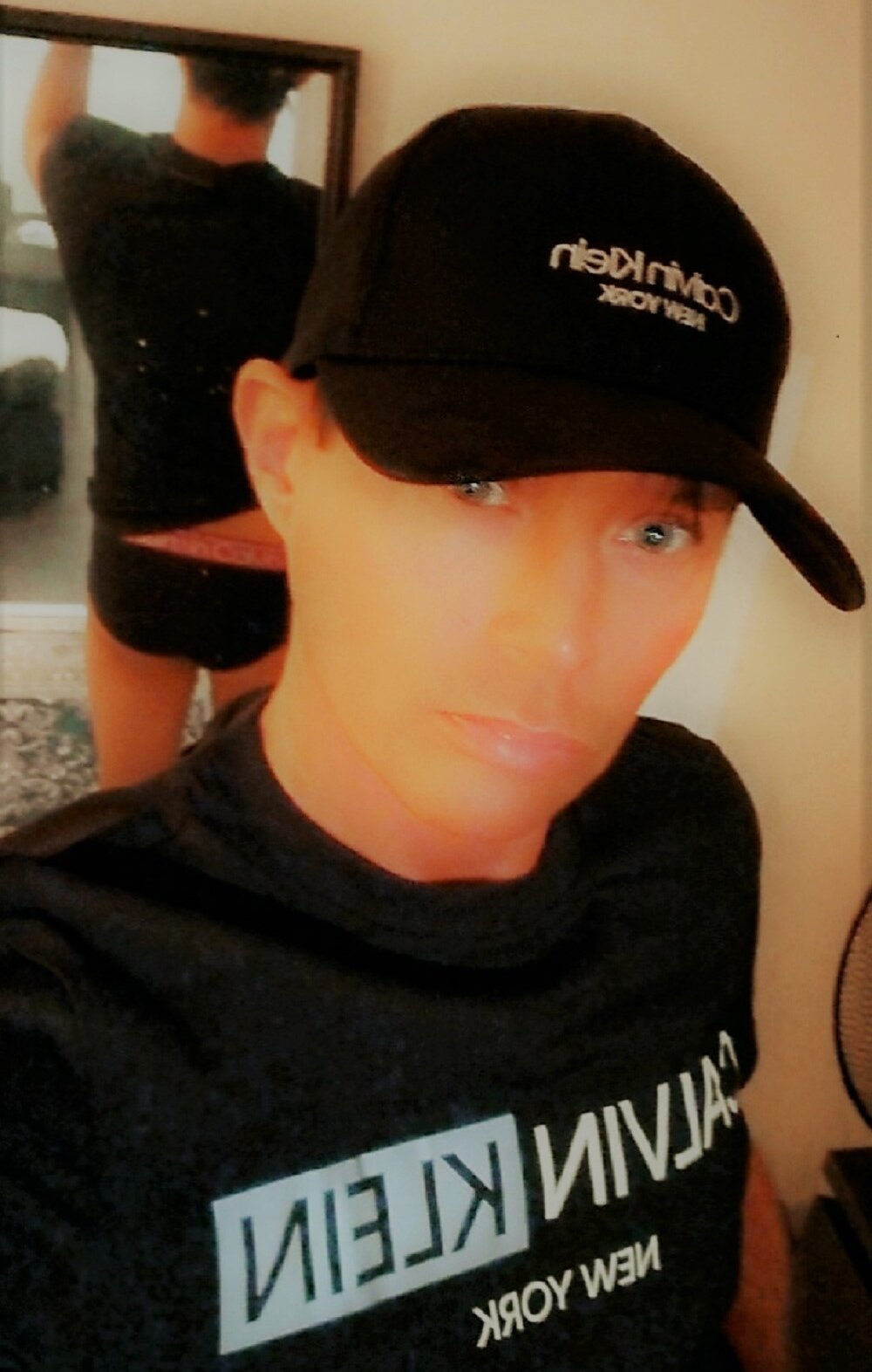 Live sex webcam photo for Foodsexboy #290263597