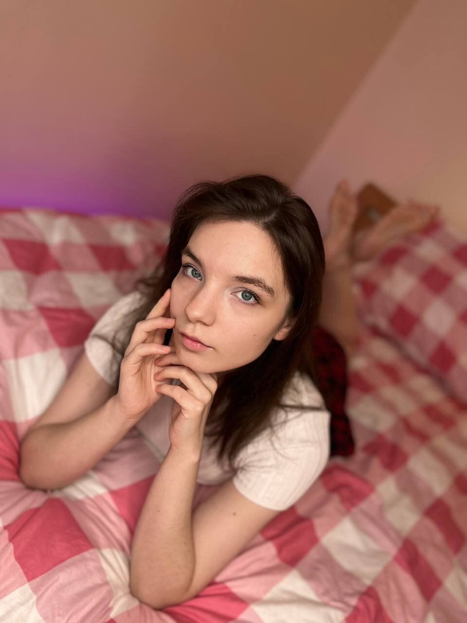 shy_ava