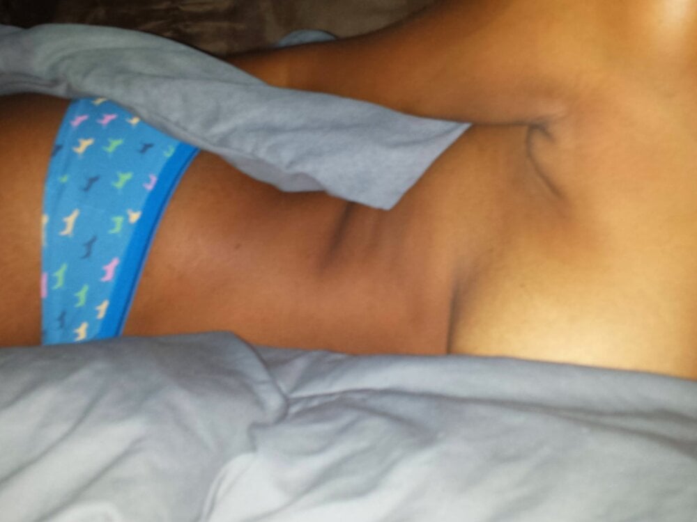 stripchat mzwettwett247 webcam profile pic via sexlivecamsites.com