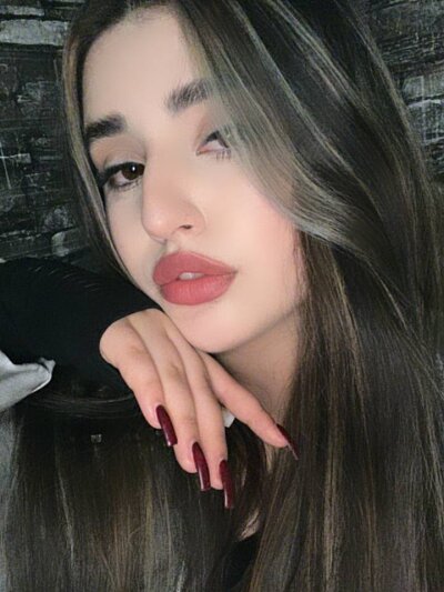 LilyJanee private show