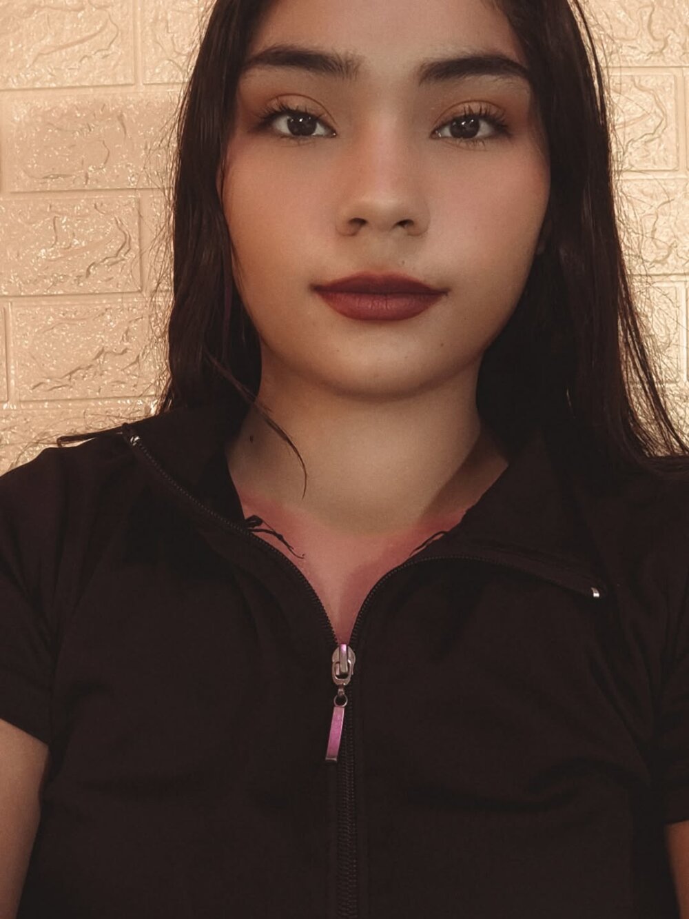 sexlivecamsites.com valeriefisting livesex profile in a-beautiful-place-on-this-planet cams
