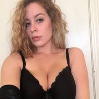 QueenLizzy's Offline Chat Room