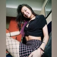 Milufer_'s Offline Chat Room