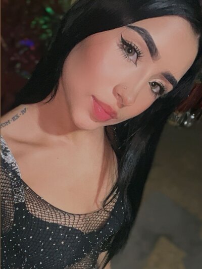 Sweet_phoenix_ Live Cam on StripChat and RICams