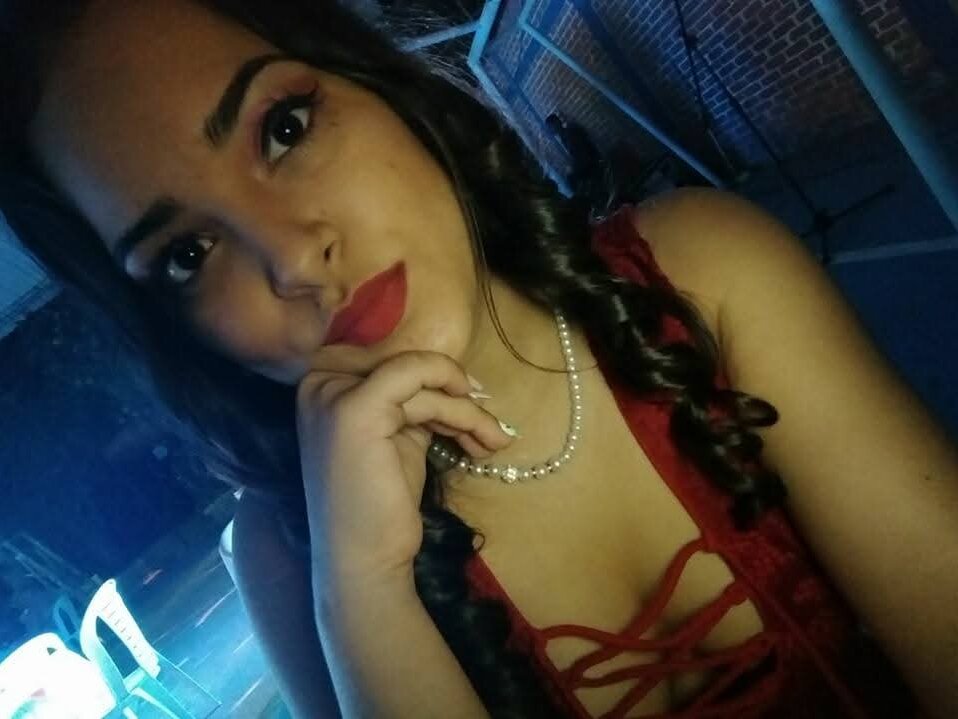 69Antonella02's Offline XXX Chat