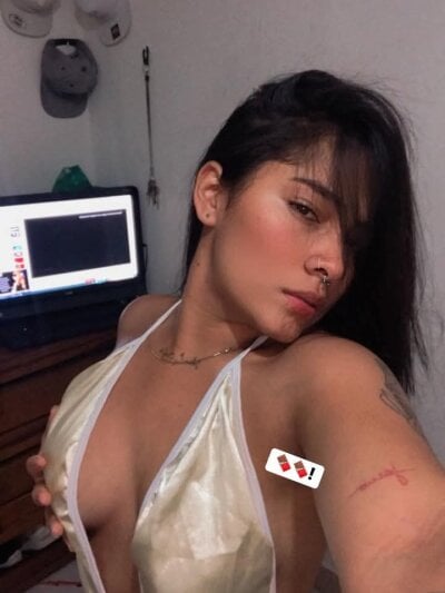 IsabelandMia Couple Spanishspeaking Free Webcam Sex