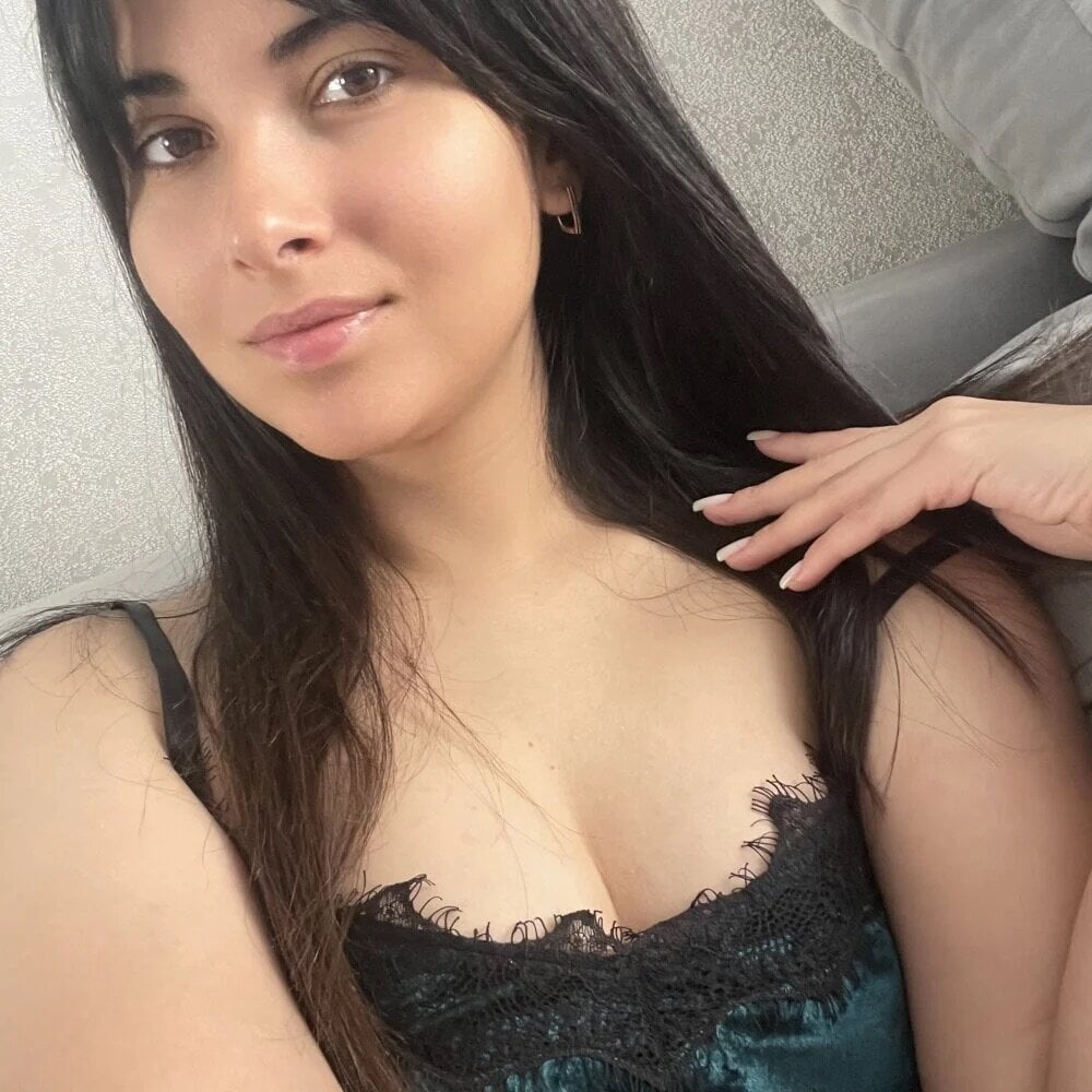 stripchat amy-diaz webcam profile pic via sexcam-girls.com