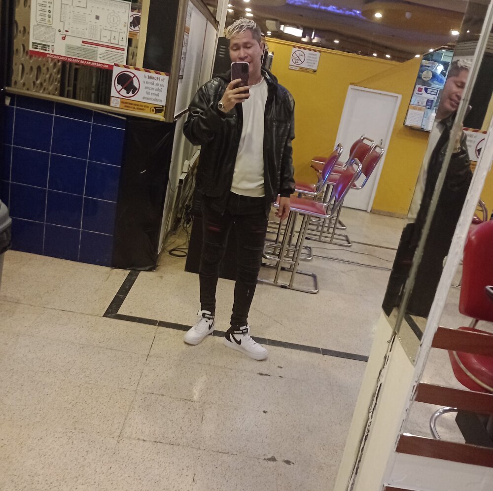 SkeN3T's Offline XXX Chat