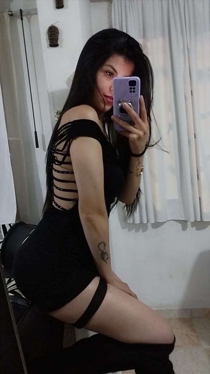 Mia_F_W
