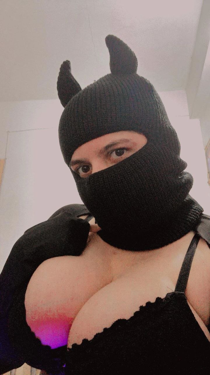 xCurvyAngelx