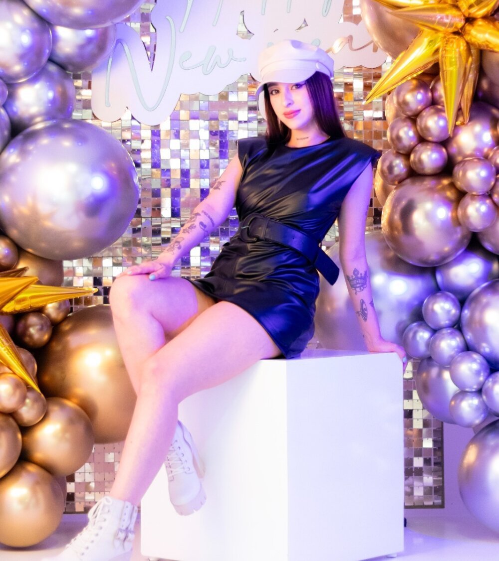 luna_malbeck webcam profile - Tadzhik