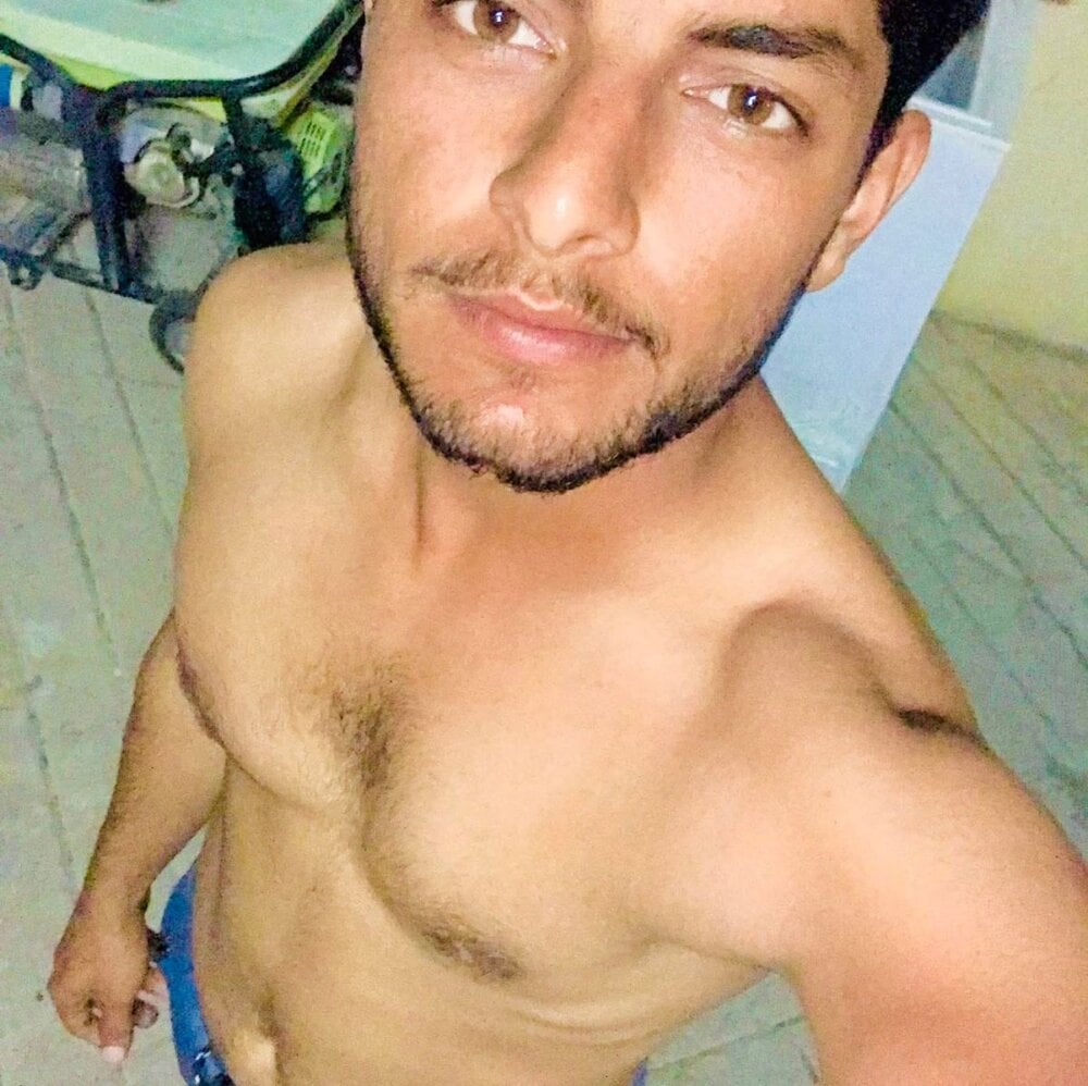 Cam boy Badjutt8899
