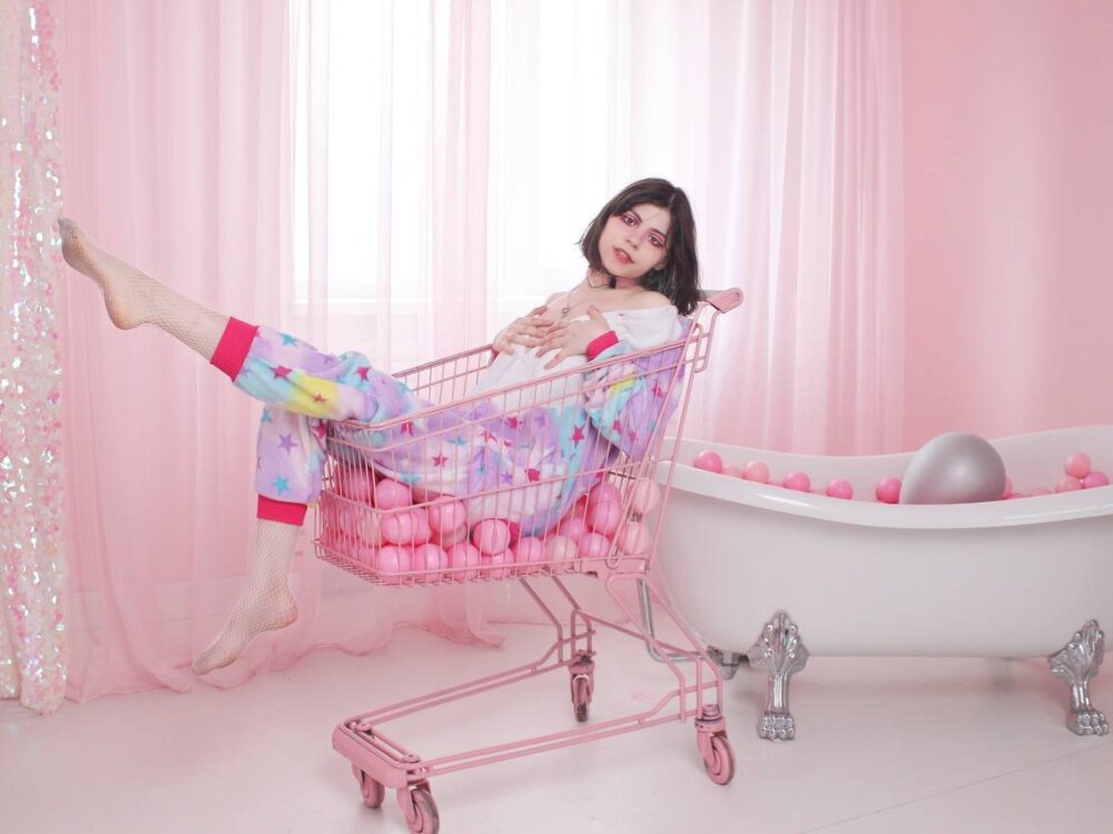 Live sex webcam photo for HentaiMelody #289916676