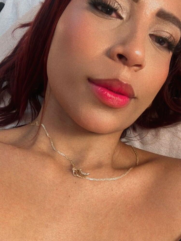 sexcam-girls.com emilly_smiithh01 livesex profile in the-matriarchs-realm cams