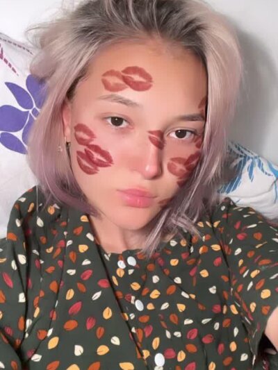 kioki_su 🚇 webcam chat