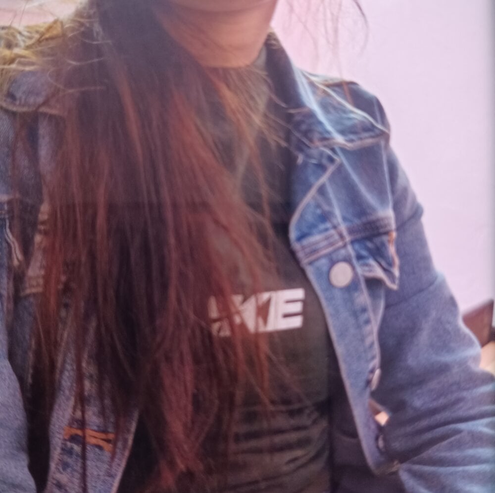 sexlivecamsites.com hot-riyaaa livesex profile in the-world-of-orgasms cams