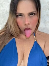 camila_rogue's webcam live show