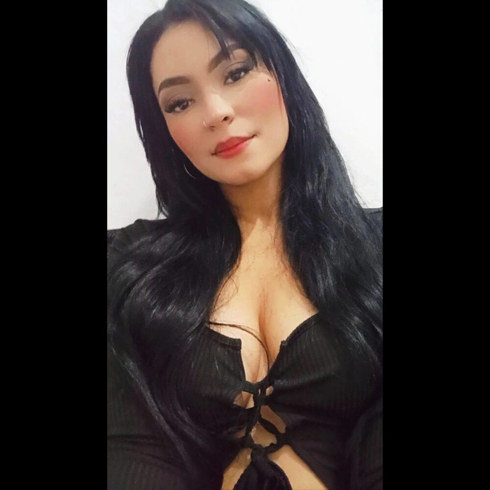 anovnhaeonamorado from stripchat
