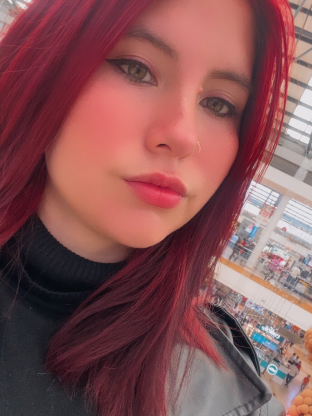 caroline_red webcam profile - Tadzhik