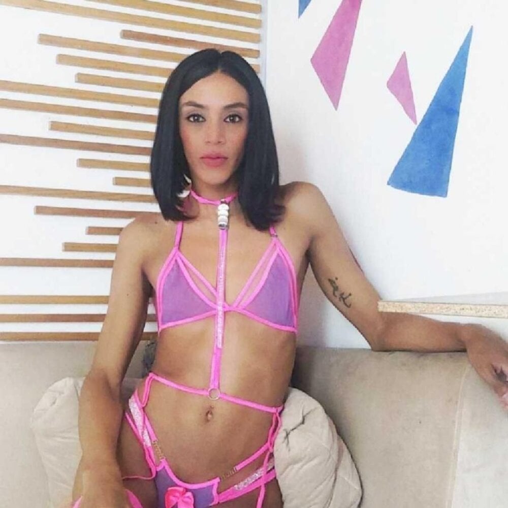 valeria_hott69 Chat XXX Ngoại tuyến