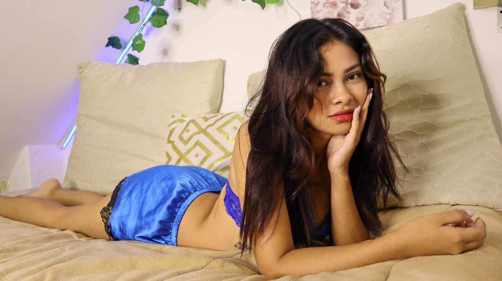 megany_arias