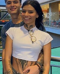 bonnie-and-clyde0's Offline XXX Chat