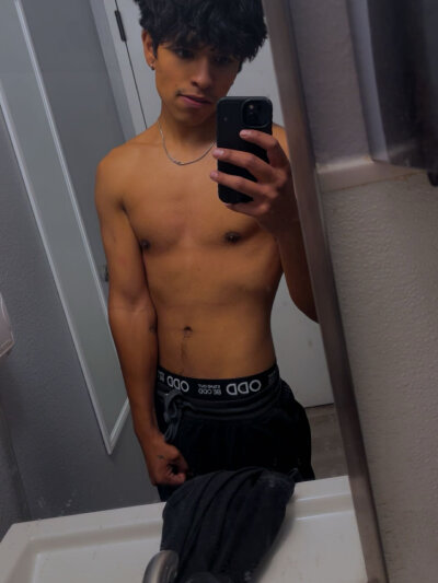 Nksidez Male Bisexual Online Cam Chat