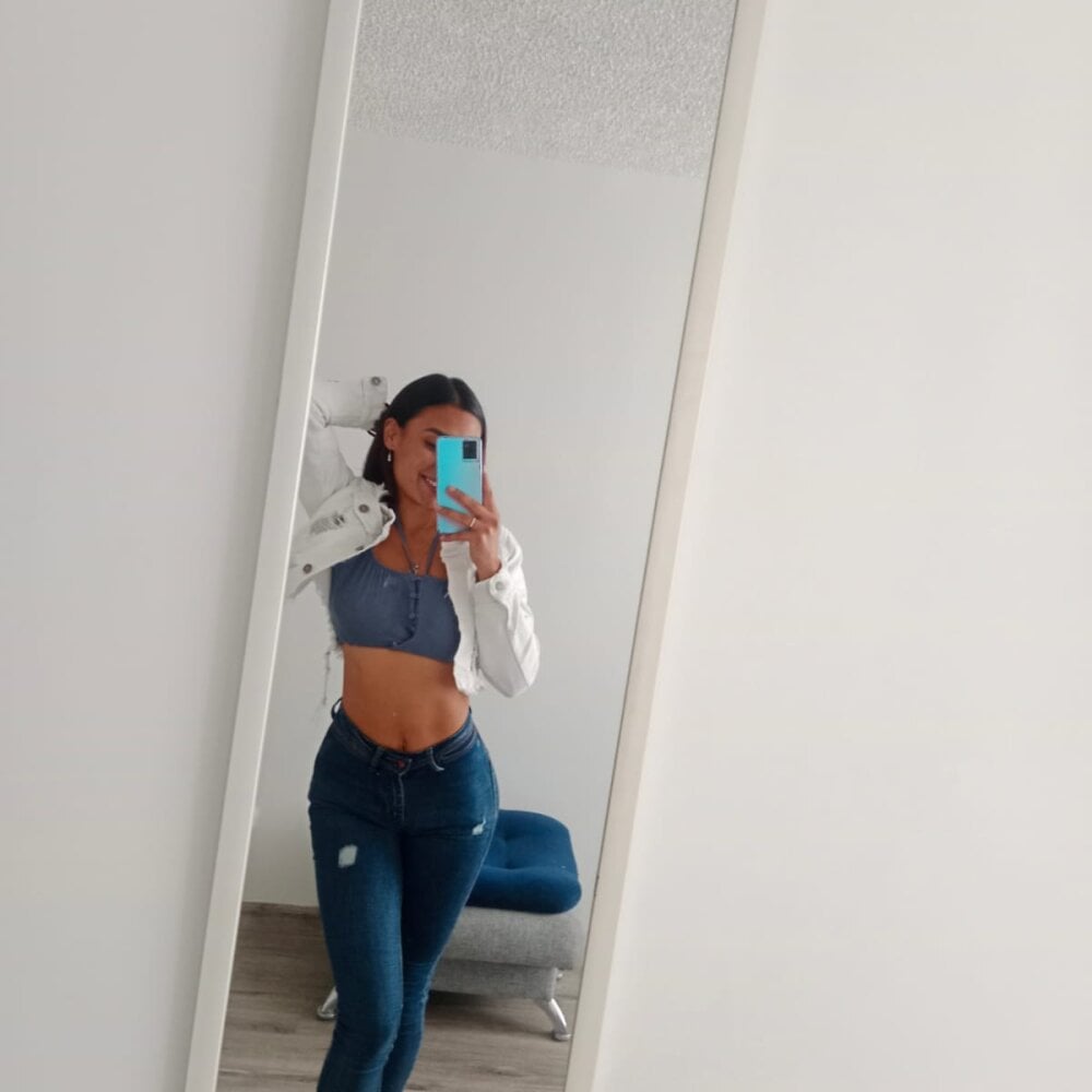 Tamara_fox_v's Offline XXX Chat