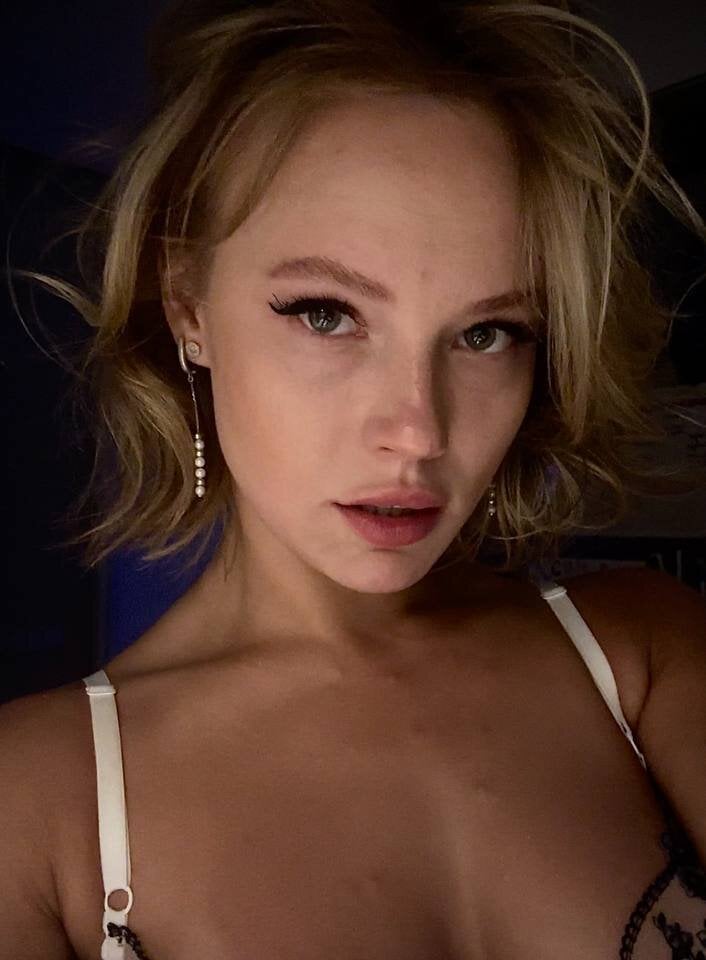 _Stefanie_Collins_ profile